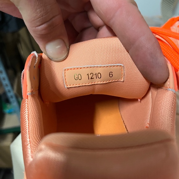 Louis Vuitton Designer Sneakers NWT with Canvas Bag. Never worn… trusted source. - Picture 7 of 13